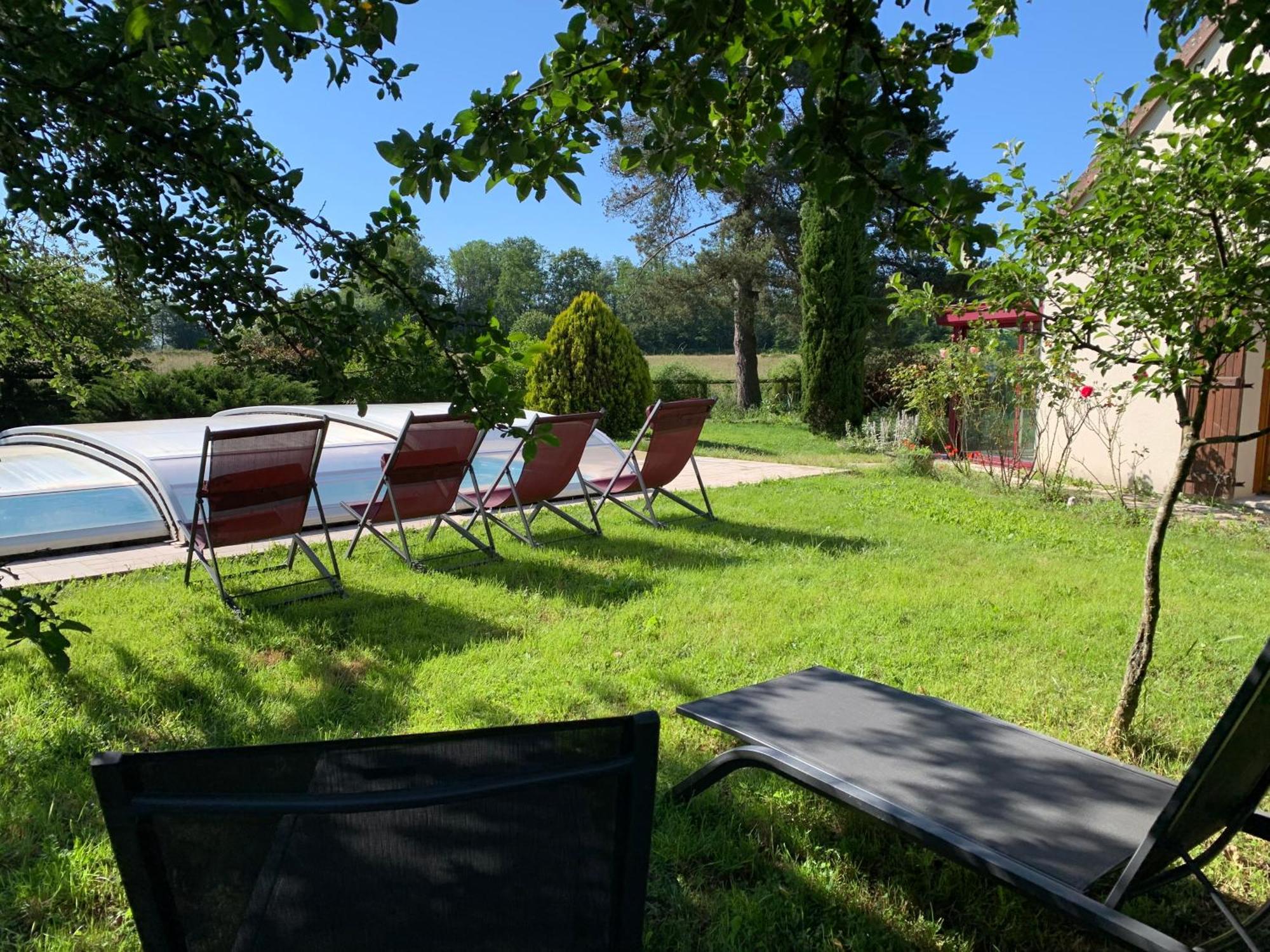Gite 3 Etoiles Les Gourlines Avec Balneo, Veranda, Piscine Et Garage Аверм Экстерьер фото